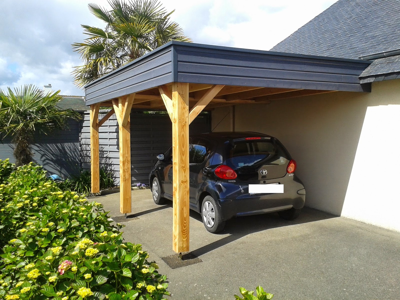 Carport 1 voiture Volcan 11 asymétrique 14.52 m² non couvert