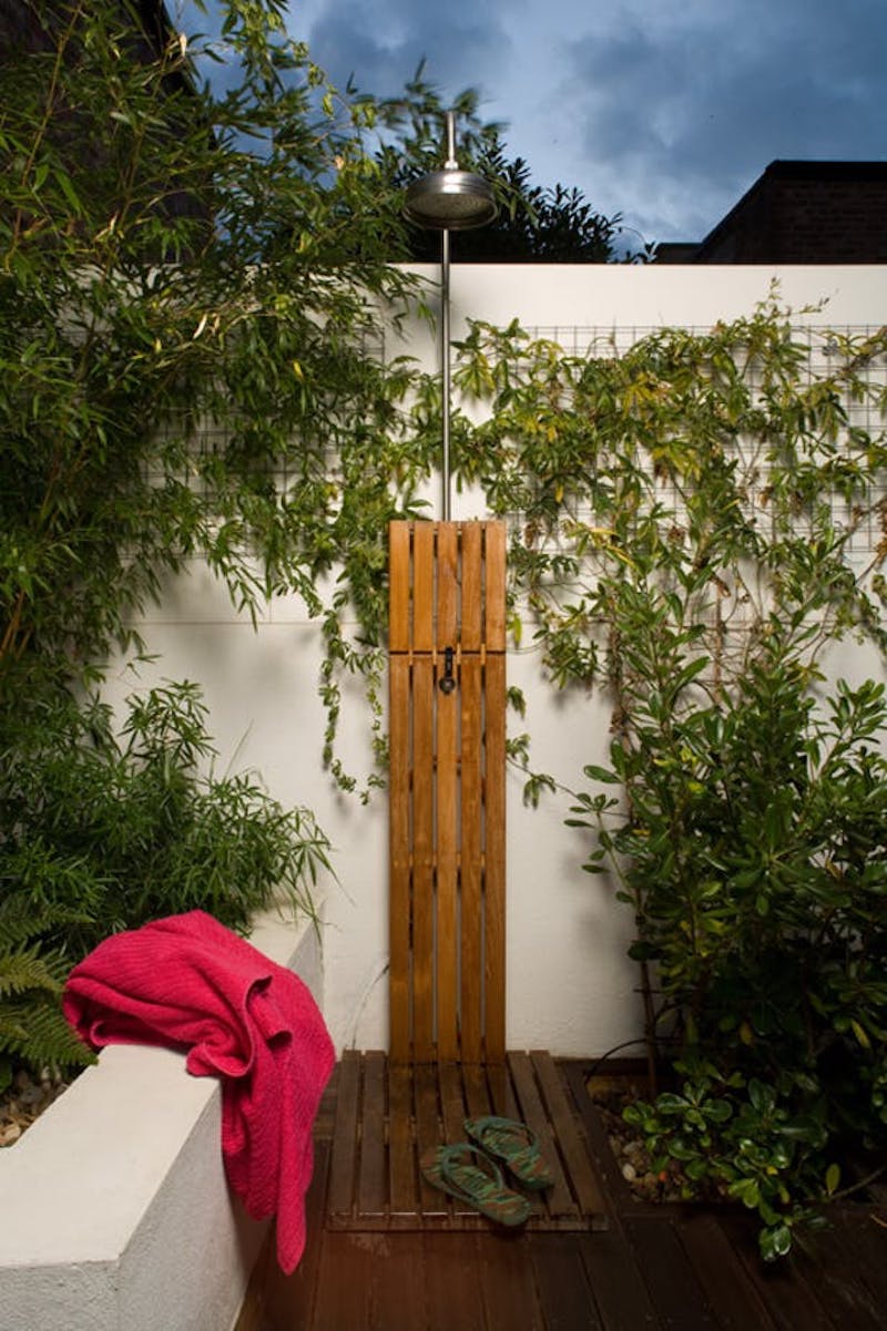 11 duchas de exterior fáciles y rápidas de copiar en casa 11 duchas de exterior fáciles y rápidas de copiar en casa