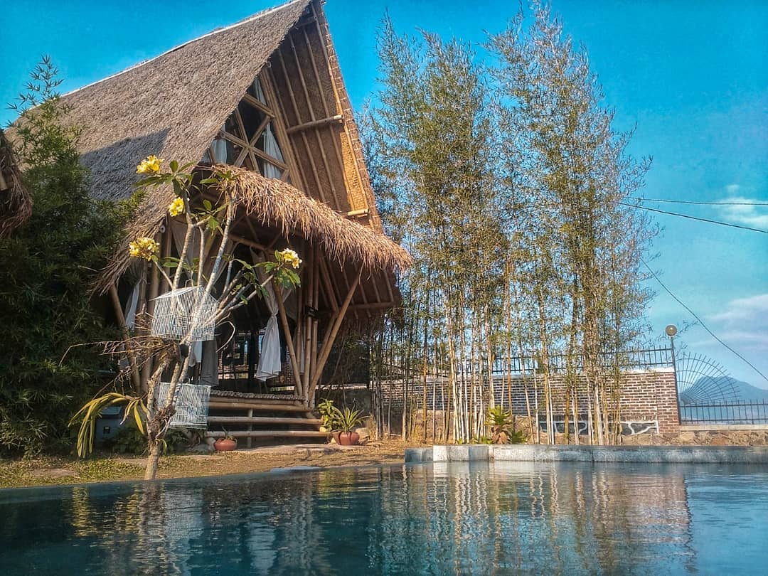 Review Bukit Saung Bambu, Penginapan di Caringin Telu Yang Mempesona