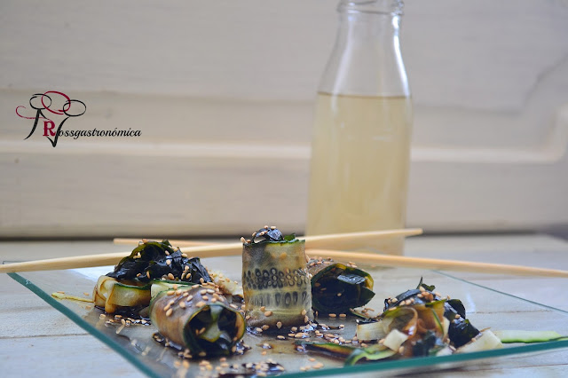 Ensalada de pepino y wakame