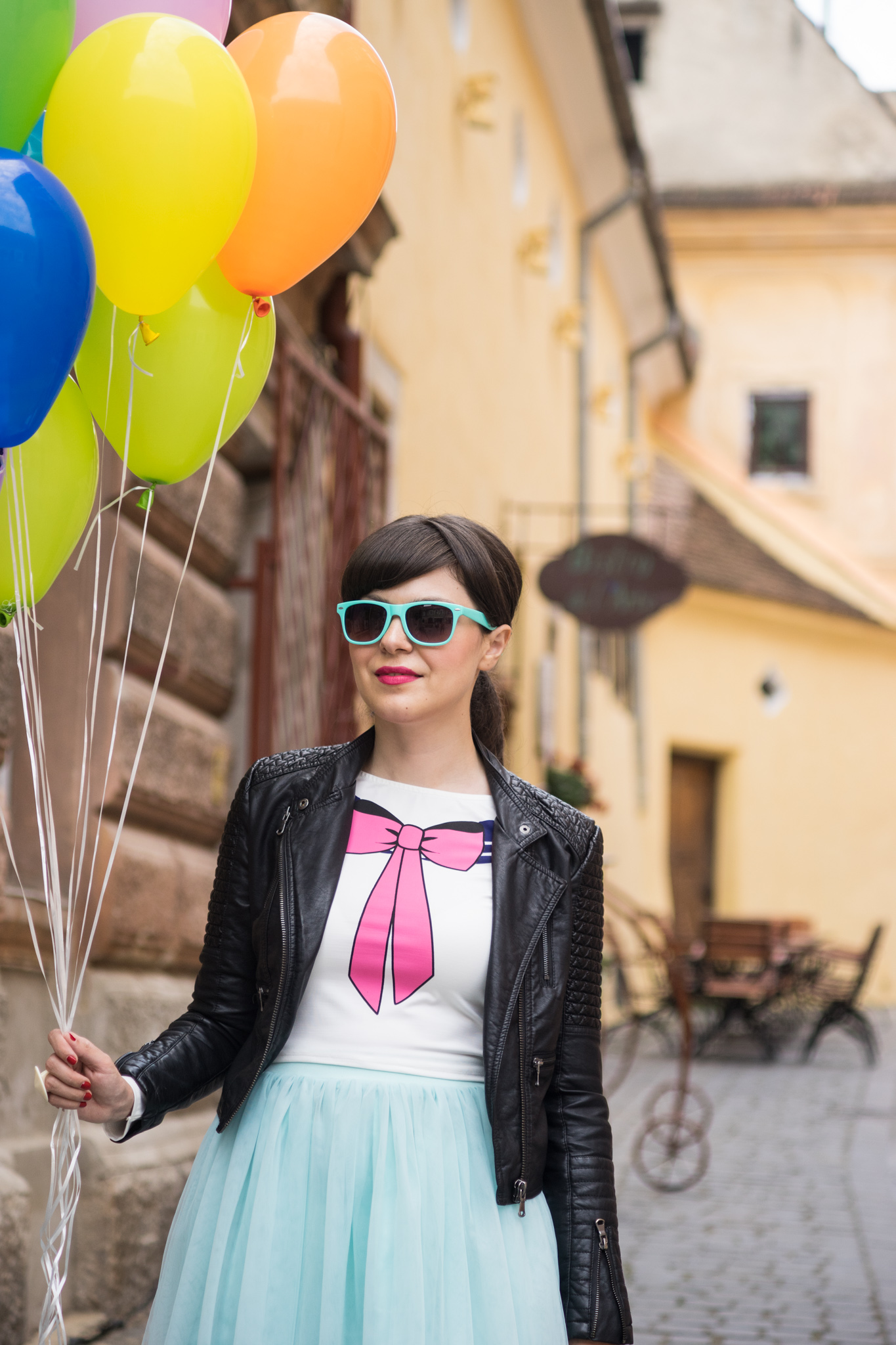 special 30th birthday photo shoot - tutu, bows and colorful balloons koton mint tulle skirt mint sneakers h&m crop top pink bow new yorker leather jacket rockish vibes rock brasov transfagarasan romania 