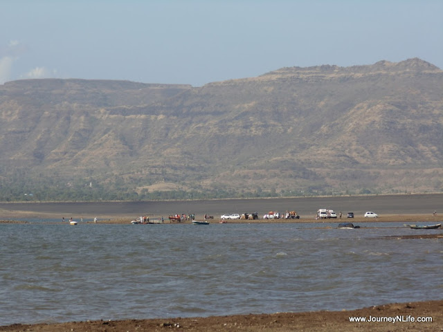 One day bike ride to Dhom dam near Wai