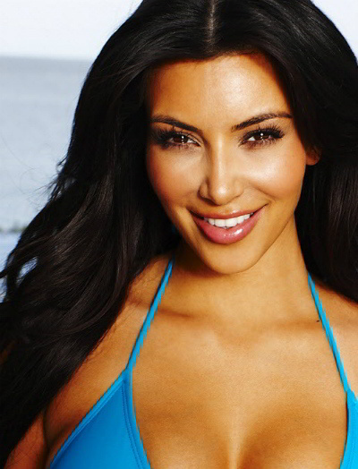 Kim looks so stunning in blue bikini