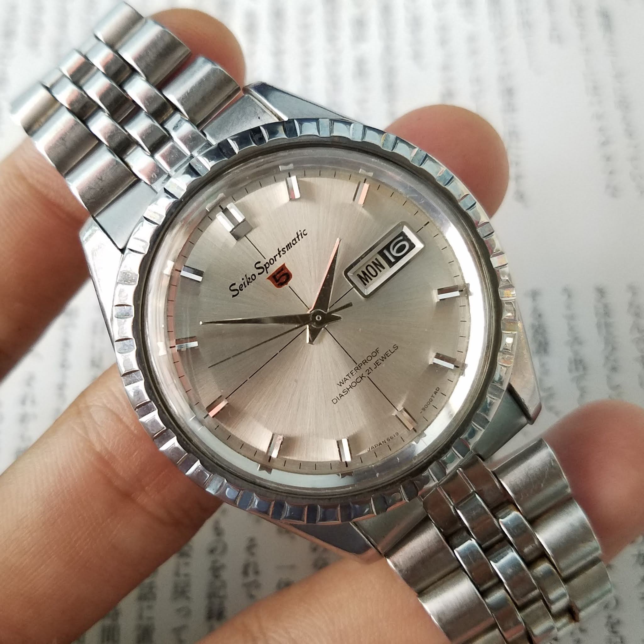 SOLD OUT)VINTAGE SEIKO DOLPHIN SPORTSMATIC 6619-9000 DAY DATER DRESS WATCH  FOR MEN'S | MUGIPAJENG