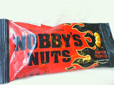 Sweet chilli-flavoured nuts