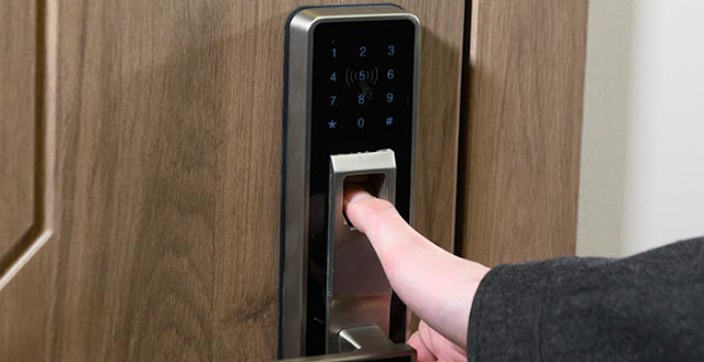 kunci pintu berbasis fingerprint - smart home