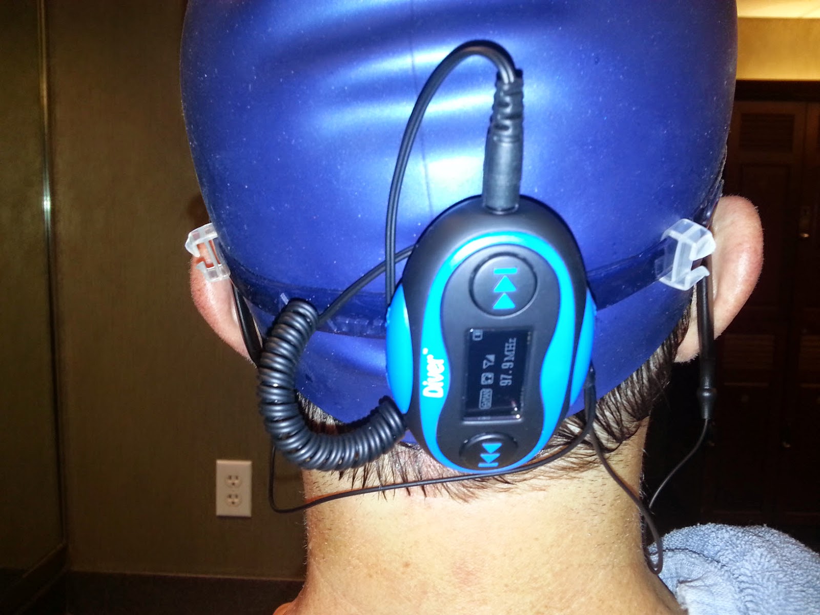 ExercisingU Swimming MP3 and FM Tuner with Display