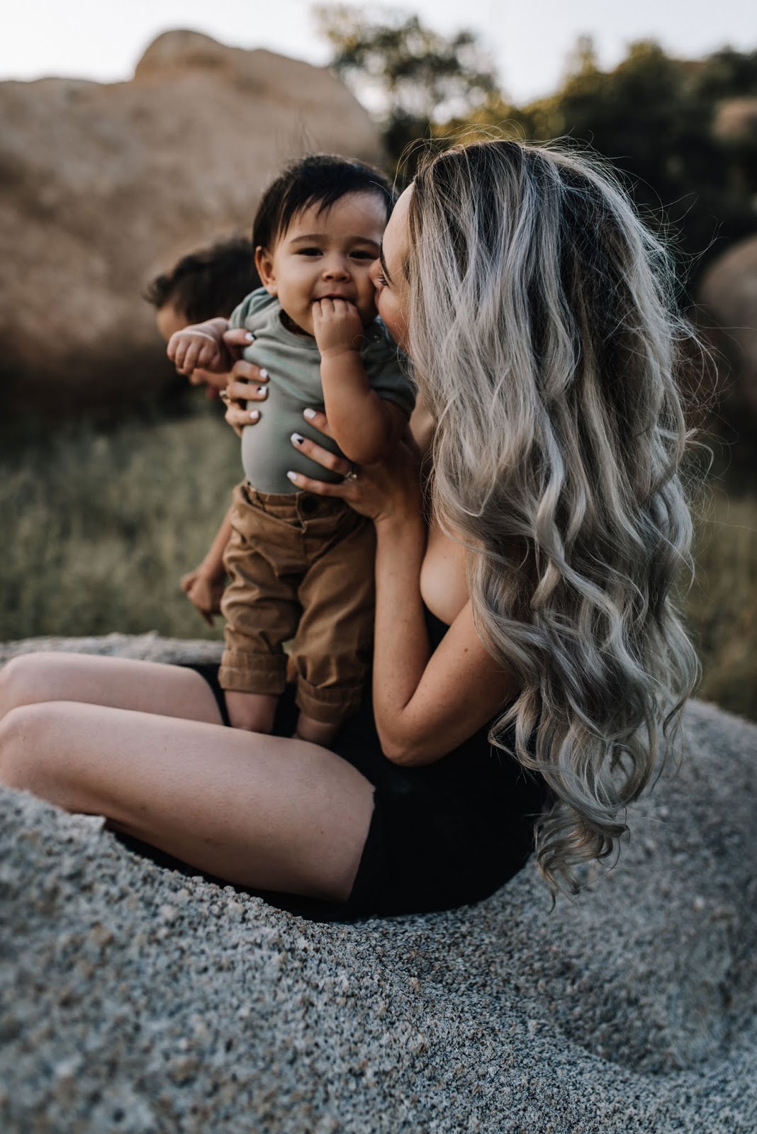 Preset Tone Màu Moody Mờ Mang Phong Cách Âu Mỹ – Wanderlust Collection – EmbraceNation (LR)