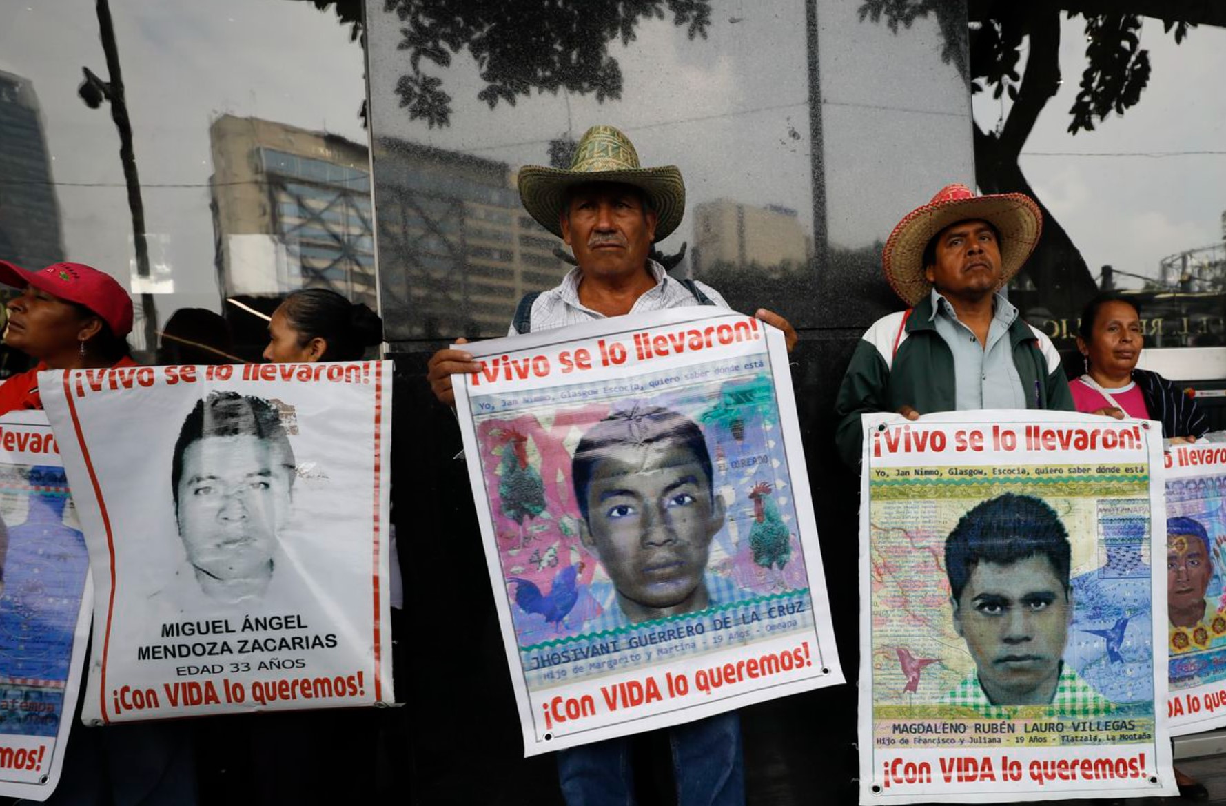 Исчезновение студентов в мексике. Пропажа студентов в Мексике. Похищение мексиканских студентов 2014. 43 Студента пропали в Мексике. Мексика студенты.