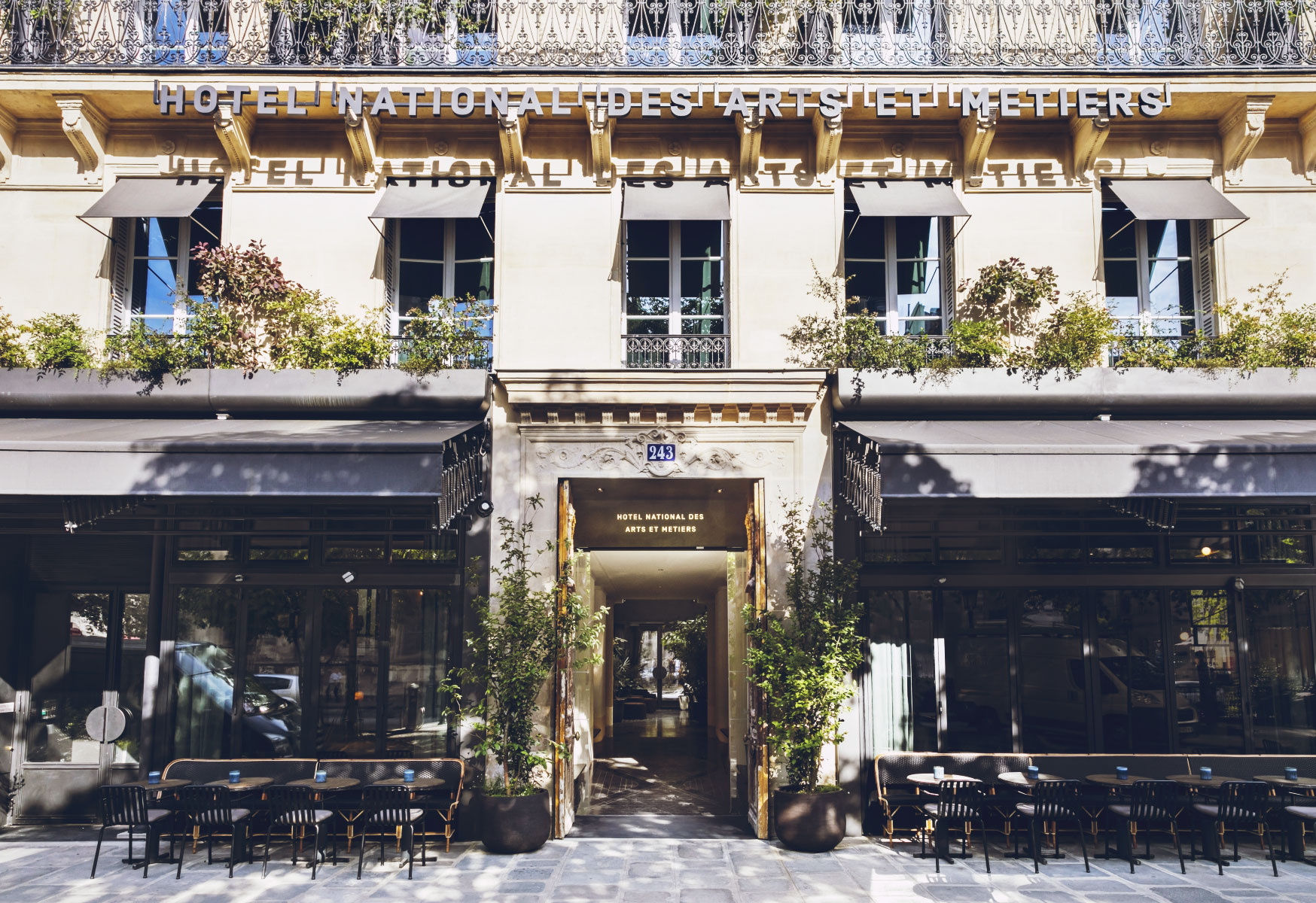 Travel Guide: 2 Hotels to Consider for your Next Trip to Paris