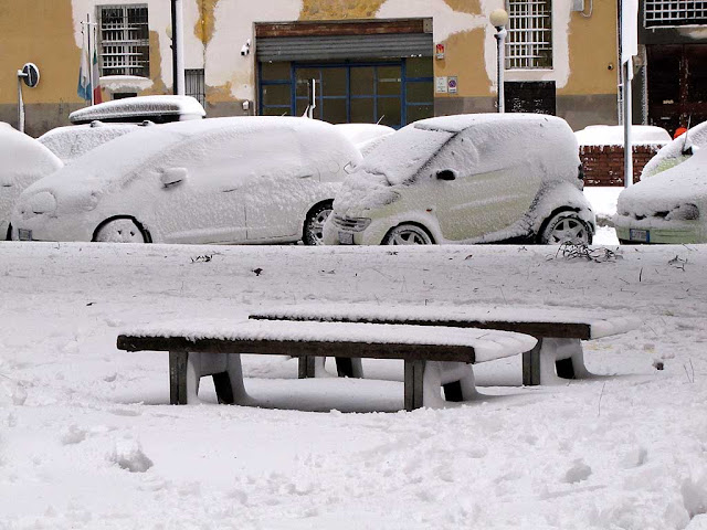 Benches covered with snow, viale degli Avvalorati, Livorno