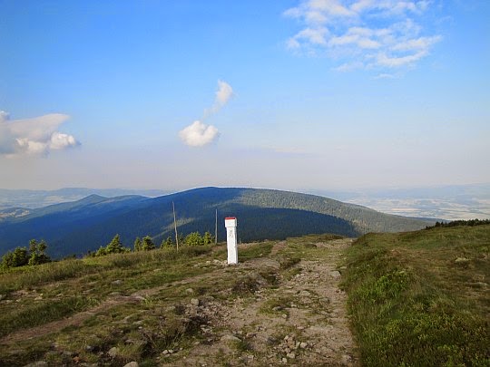 Widok na Mały Śnieżnik (czes. Malý Sněžník, 1337 m n.p.m.).