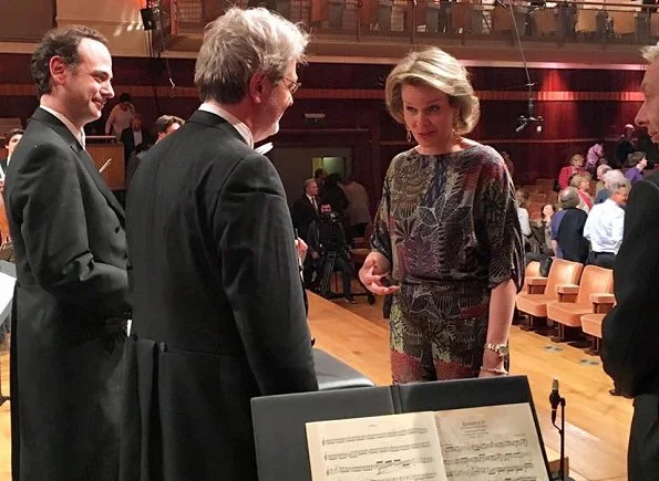 Queen Mathilde attended the last semi final session of the Queen Elisabeth Cello Competition 2017. Queen Mathilde wore Dries Van Noten  top and pants