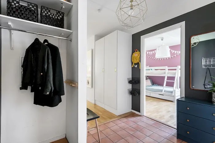 Hall recibidor en blanco y negro