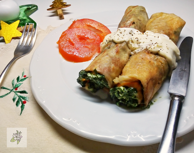 Filloas rellenas de espinacas a la crema, receta vegana.