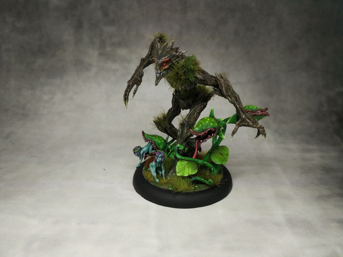 Warhammer mark of chaos миниатюры. ползучий хаос ньярлатотеп лавкрафт. сумрак эмиссар хаоса. Dark emissary fenbeast. царь абаддон.