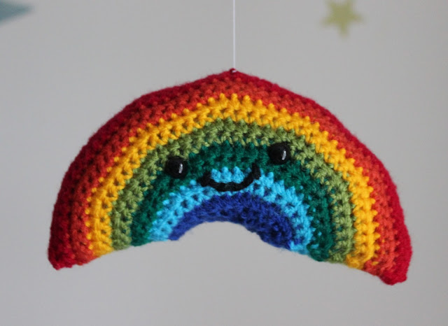 Baby mobile crochet rainbow