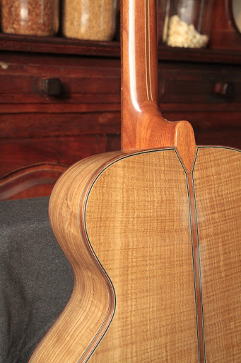 Guitarras Luiggi Luthier: Bajo Acustico Fretless / Acoustic Fretless Bass