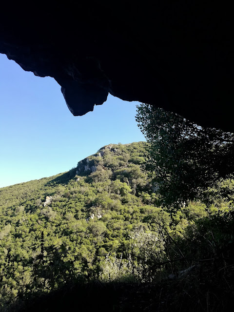 grutas de olelas vista para a serra de olelas