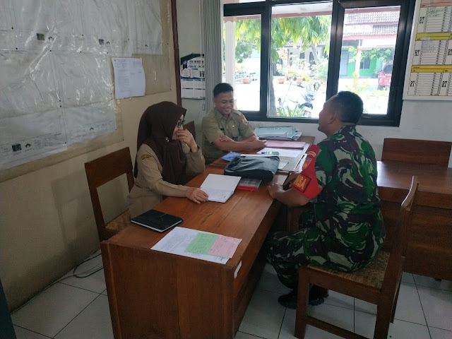 Babinsa Karangtengah Himbau Warganya Waspadai Covid-19