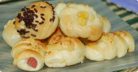 oleh oleh khas bogor roti unyil venus