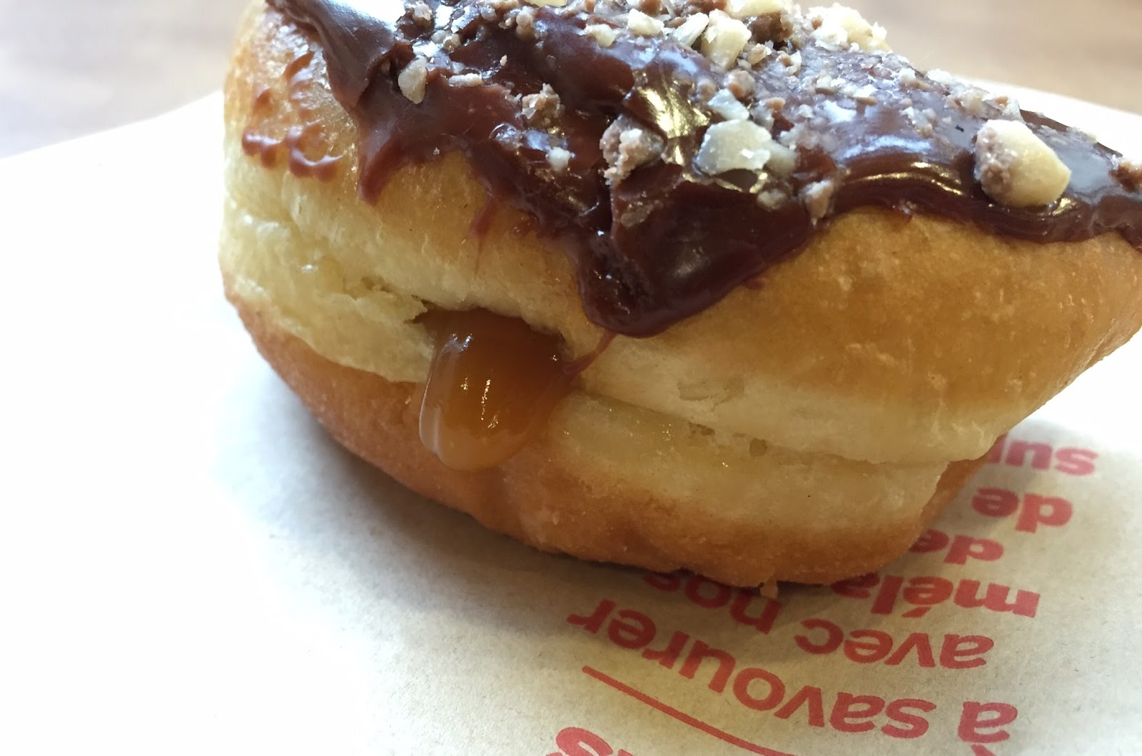 ChocolateCaramel Donut From Tim Hortons / ティム・ホートンズのチョコレートキャラメル ドーナツ