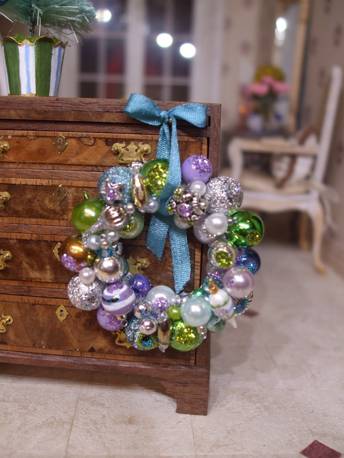 Kendra's Minis TUTORIAL Vintage Ornament Wreath