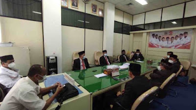 Mufti Salim Sebut Fraksi Adalah Ujung Tombak Pelayanan Kepada Rakyat Mufti Salim Sebut Fraksi Adalah Ujung Tombak Pelayanan Kepada Rakyat