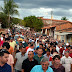 Familiares e amigos se despedem do pai do prefeito Chico Mendes