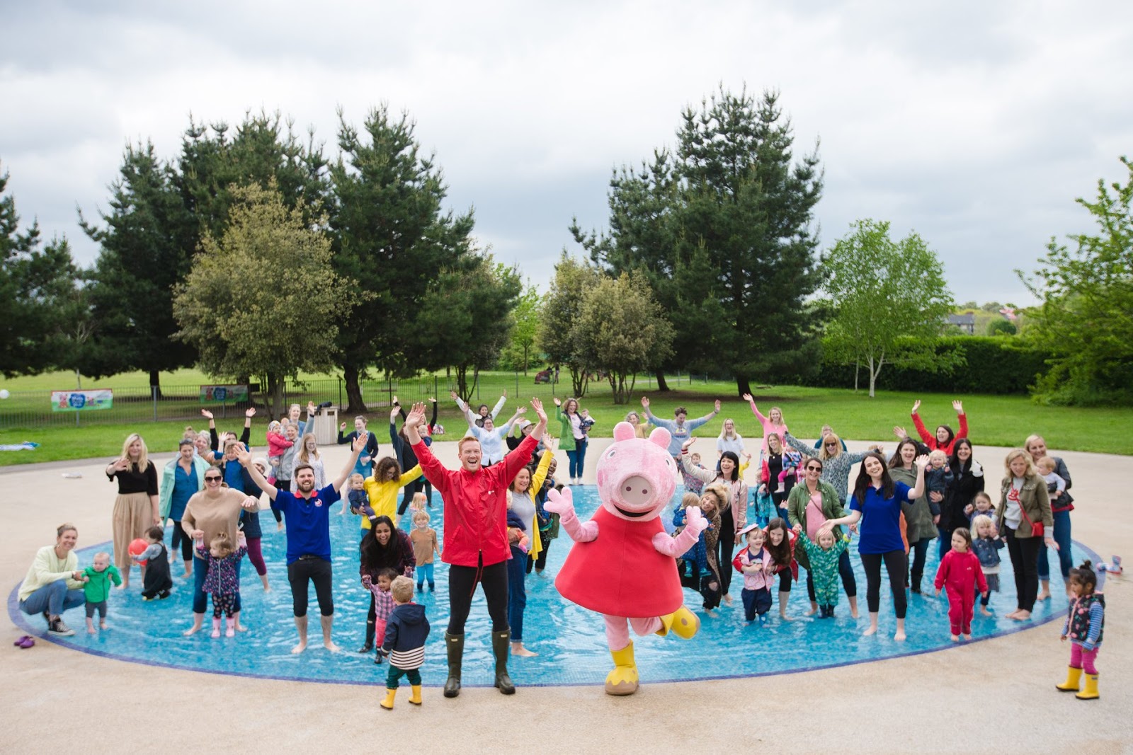 Download Nickalive Peppa Pig S Puddle Jumping World Record Attempt Raises Funds For Save The Children Uk For Android Get Wallpaper Nickalive Peppa Pig S Puddle Jumping World Record Attempt Raises Funds For Save The Children Uk Free