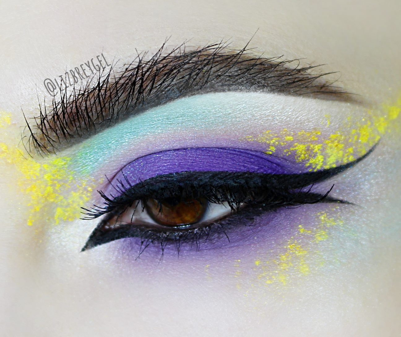 My Top 18 Editorial Makeup Looks You Probably Won't Wear | January Girl