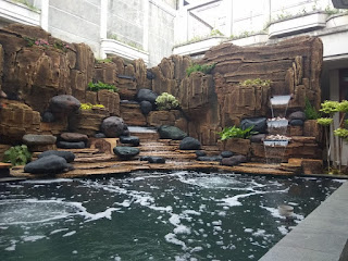 kolam relief tebing