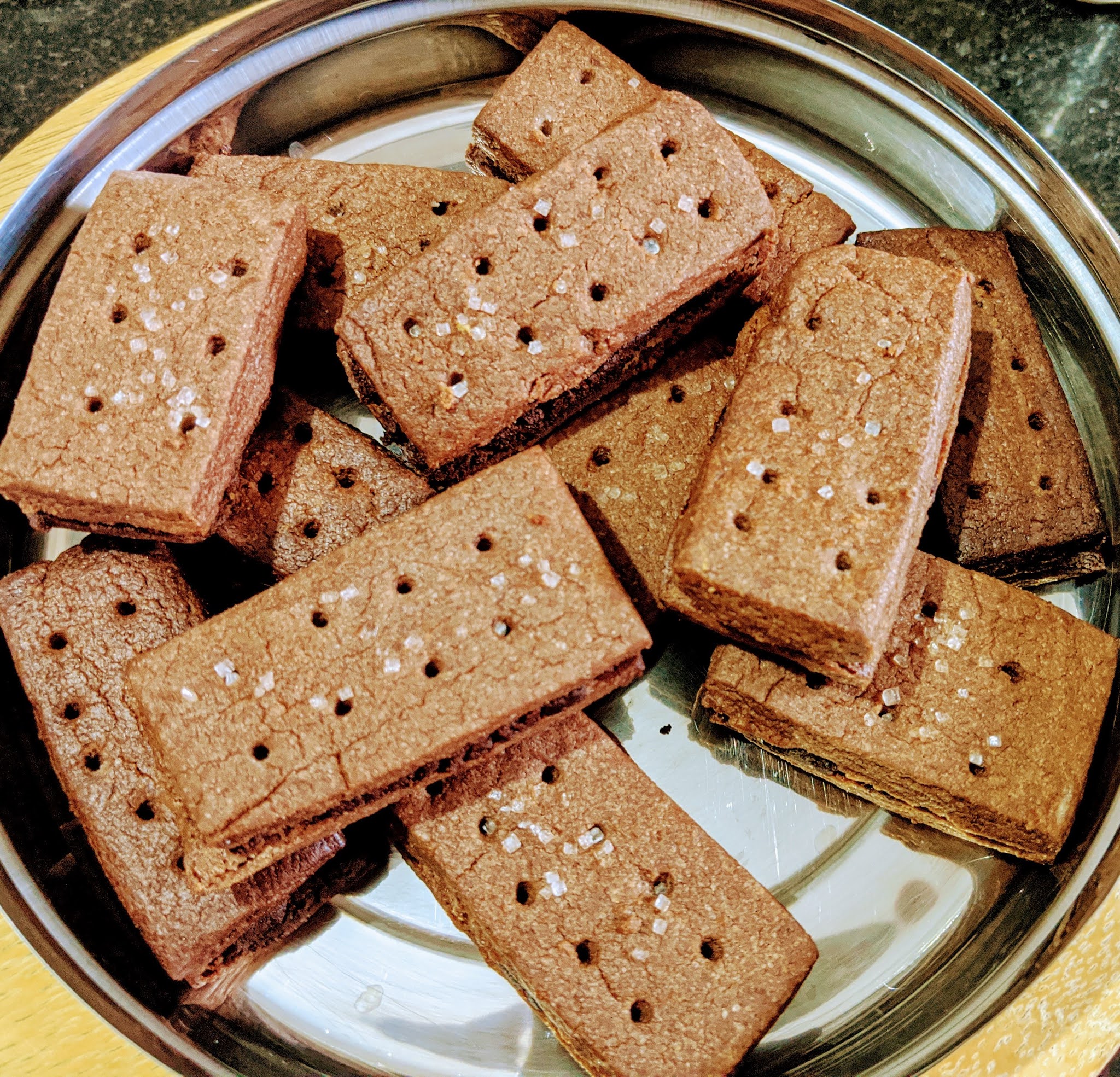 Bourbon Biscuits Sakas Aahaar