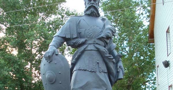 Памятник воеводе нагому в уфе. Памятник михаилу нагому в уфе. Основатель города уфа. Основатель уфы. Основатель уфы.