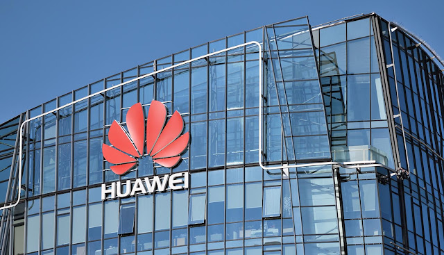 Huawei rumored to launch a Frameless Laptop - QasimTricks.com