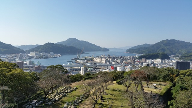 ปราสาทอุวะจิมะ (Uwajima Castle: 宇和島城)