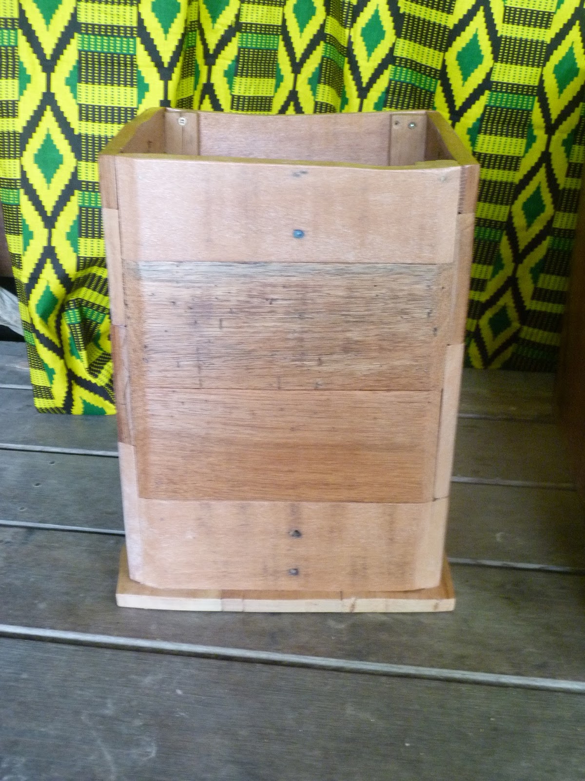 La Pince En Palette Toilettes sèches en bois de Guyane.