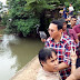 Ahok Kesal Lihat Tumpukan Sampah di Pinggiran Kali di Cipayung