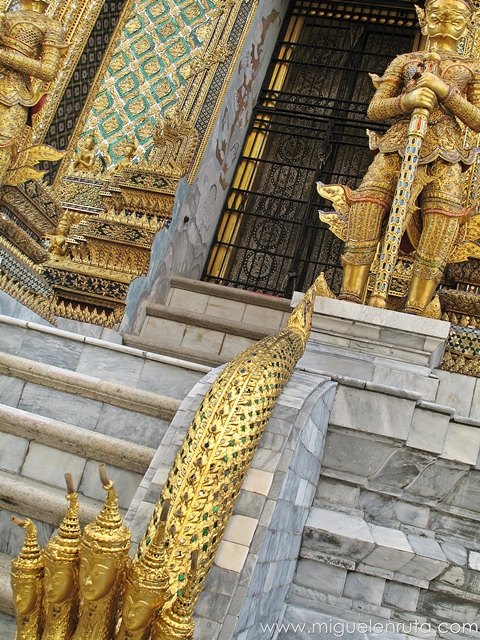 Naga-Wat-Phra-Kaew