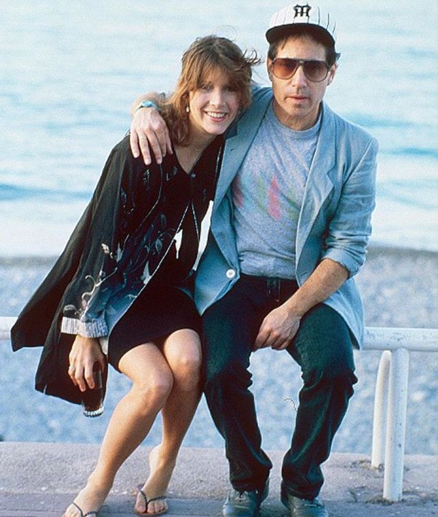 30 Candid Photographs of Carrie Fisher and Paul Simon in the 1980s Vintage Everyday