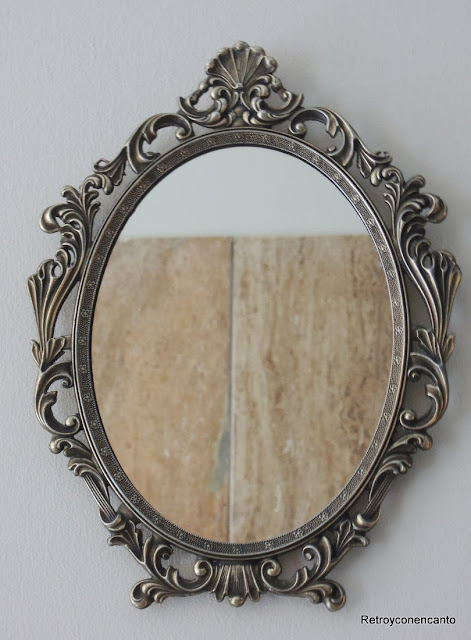 Rastro con encanto: Espejo de bronce de pared