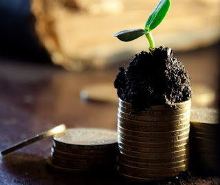Friendship wisdom holds that you should never lend money to a friend to that you cannot afford to lose. Money doesn't grow on trees. Friendship wisdom holds that you should never lend money to a friend to that you cannot afford to lose. Money doesn't grow on trees.