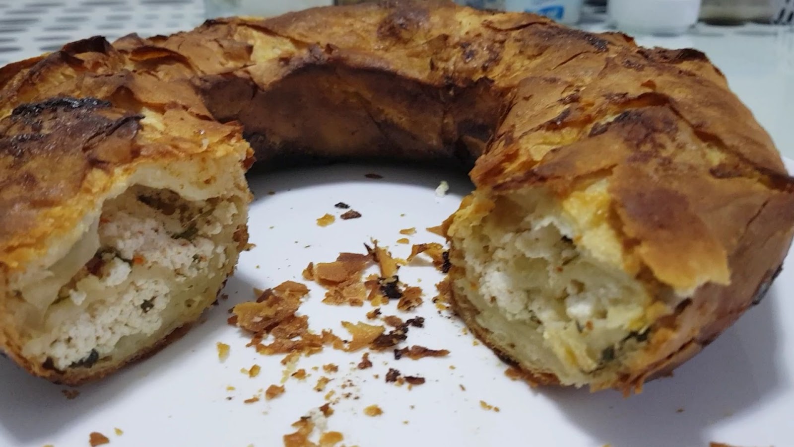 HAZIR YUFKADAN BÖREK TARİFİ