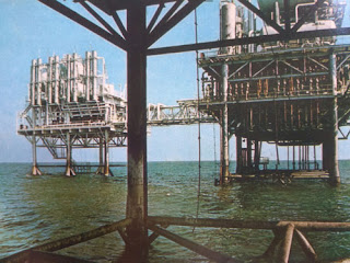 Foto Tambang minyak lepas pantai di Teluk Persia Qatar