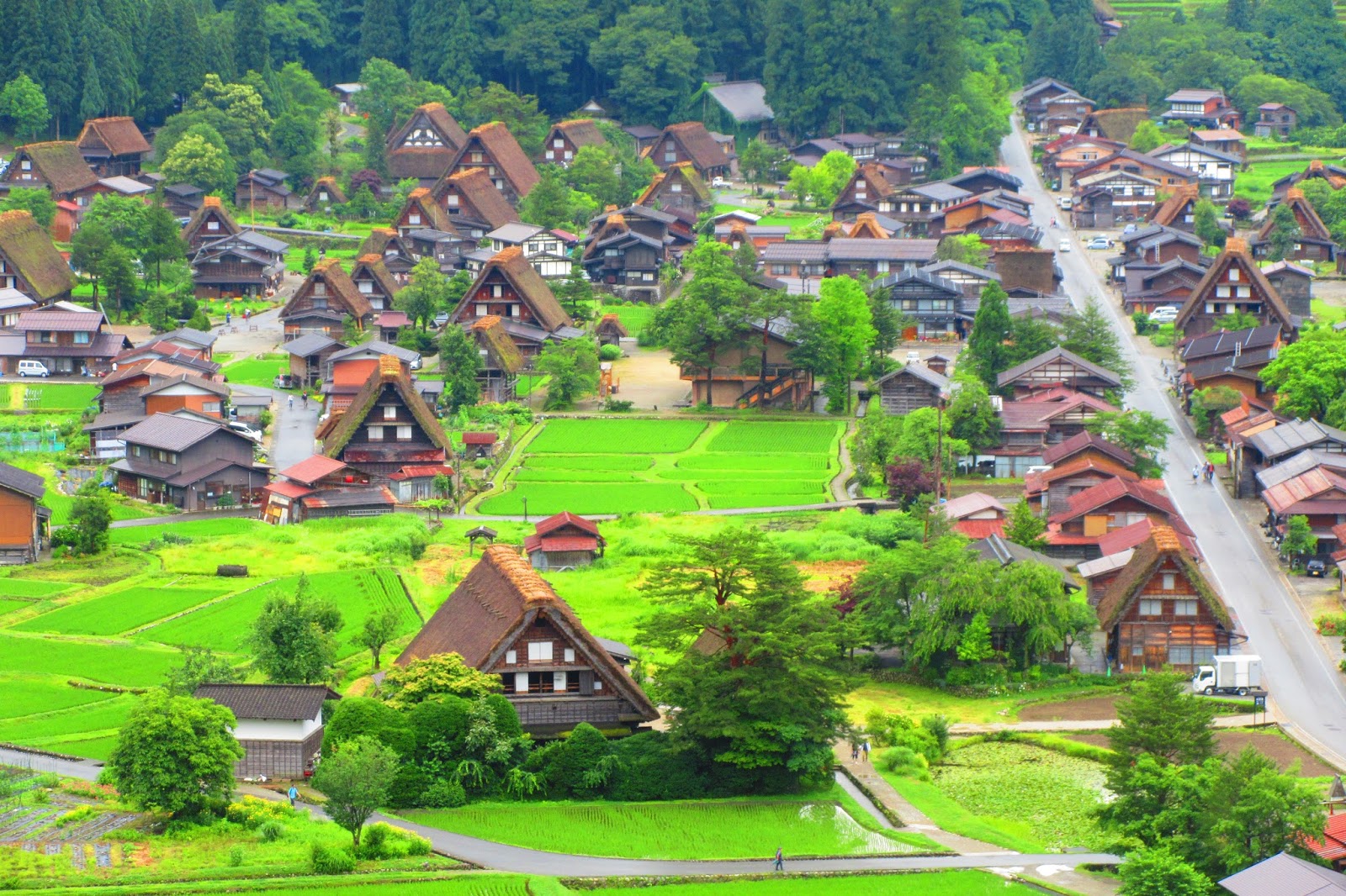 shirakawago-exploring-the-japanese-countryside-the-wandering-juan