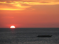 sunset at White Beach Puerto Galera, puerto galera beach, white beach, best beach puerto galera, how to go to puerto galera, batangas puerto galera trip