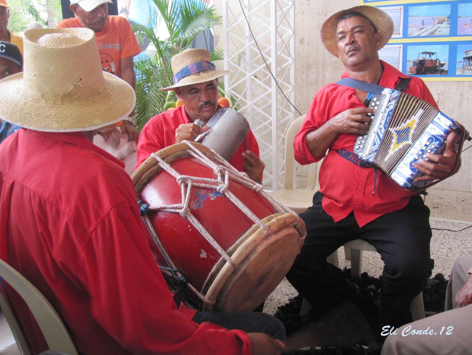 Con ojos curiosos en Rep.Dominicana