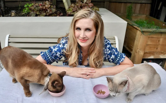 Tanith Carey's cats didn't notice that they were eating insect cat food