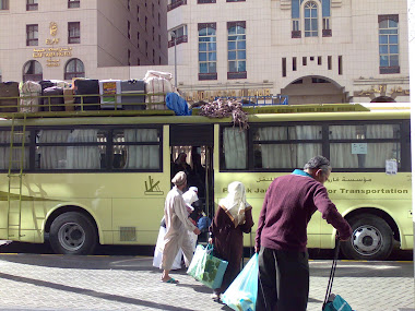 311209 1.49PM OUR BUS TO AIRPORT MADINA