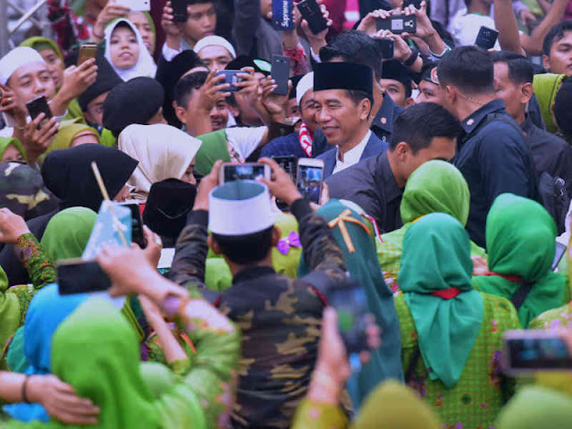 Jokowi Apresiasi Deklarasi Muslimat Nahdlatul Ulama (NU) Anti Hoax Jokowi Apresiasi Deklarasi Muslimat Nahdlatul Ulama (NU) Anti Hoax